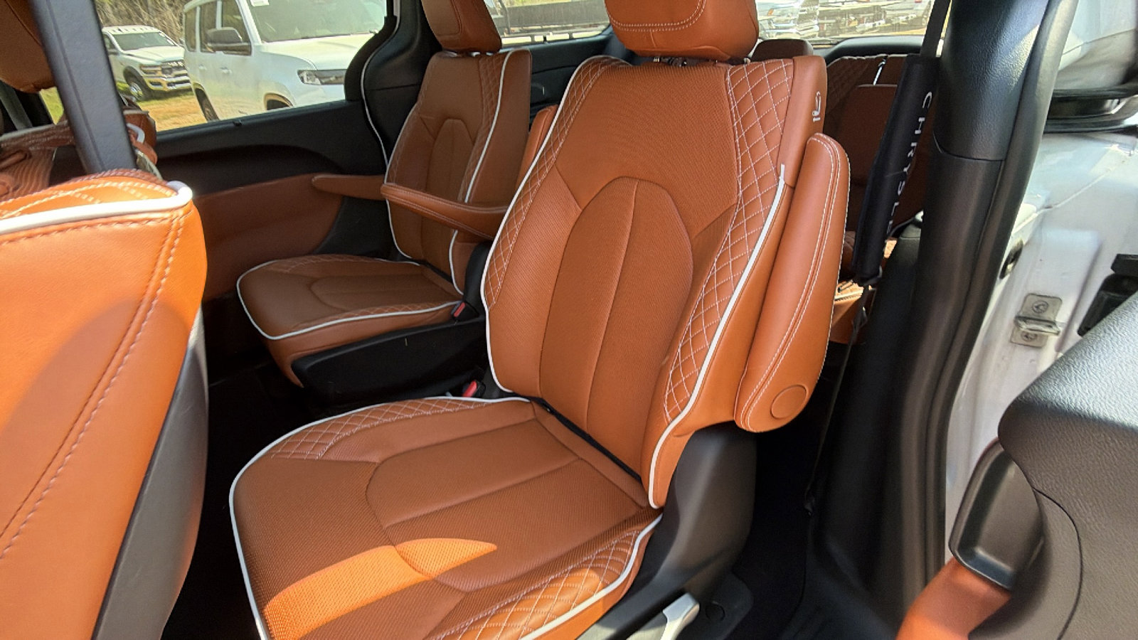 Used 2024 Chrysler Pacifica Pinnacle image 23