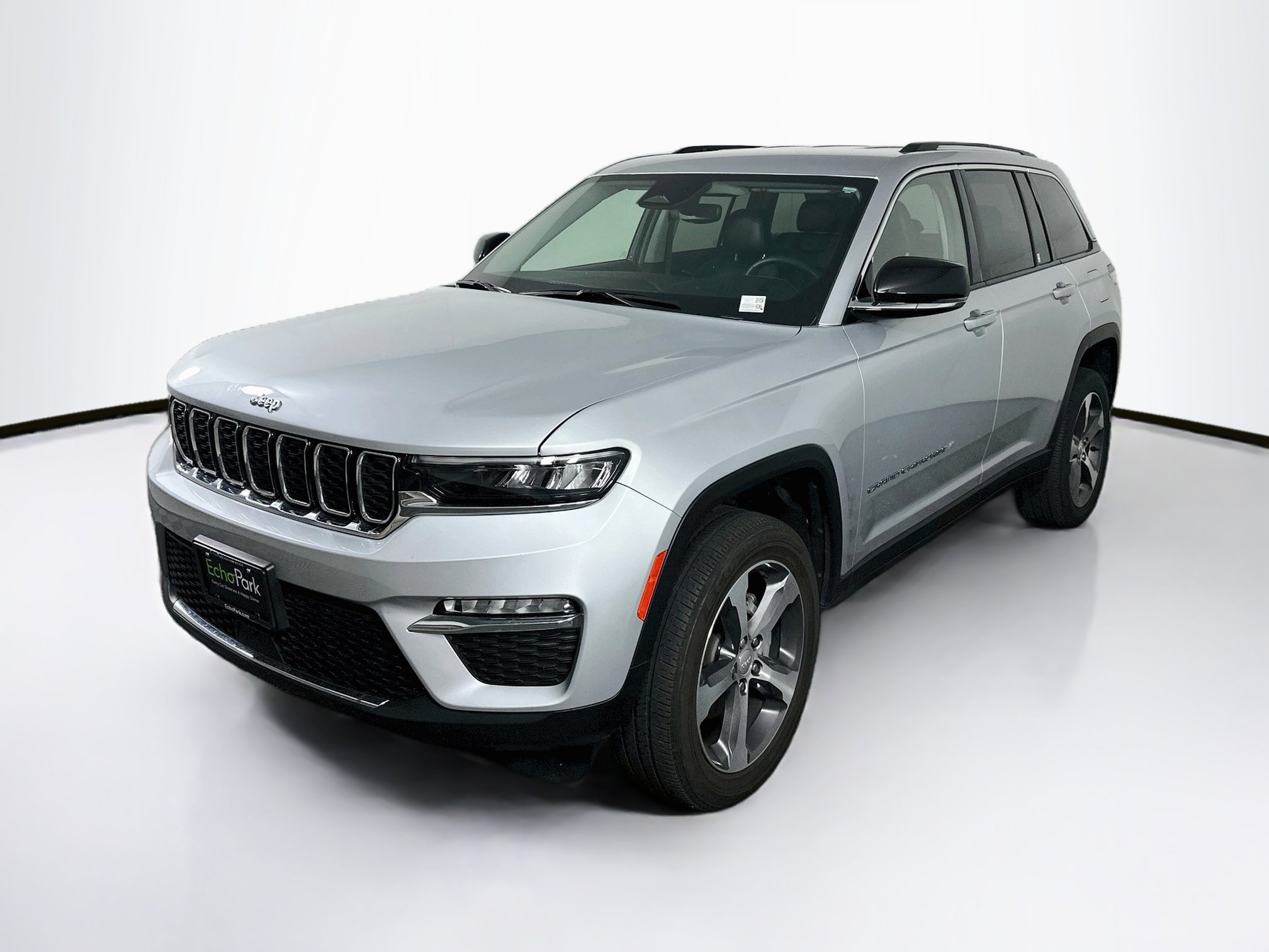 Used 2023 Jeep Grand Cherokee Limited RWD image 3