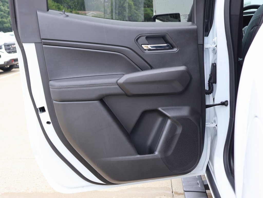 New 2025 GMC Canyon Elevation w/ Convenience Package image 18