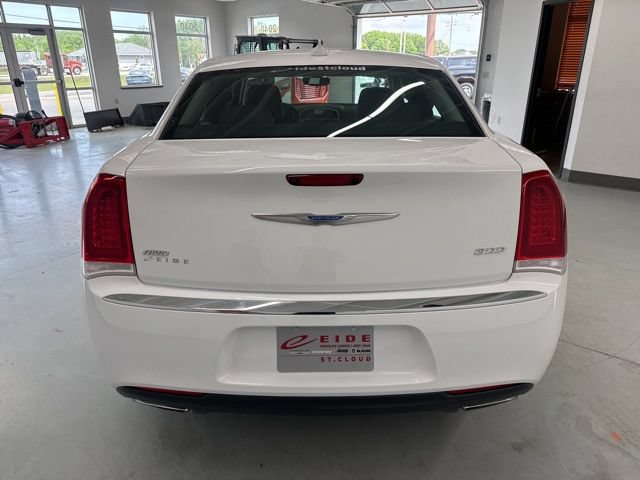 Used 2023 Chrysler 300 Touring AWD/4WD image 13