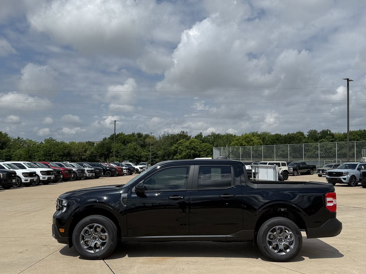 New 2026 Ford Maverick XLT w/ XLT Luxury Package FWD image 3
