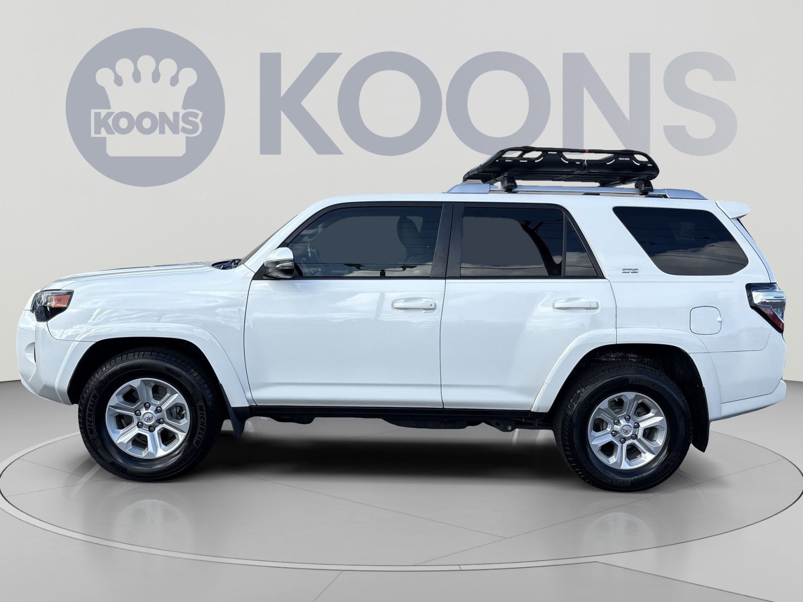 Used 2018 Toyota 4Runner SR5 Premium RWD image 2