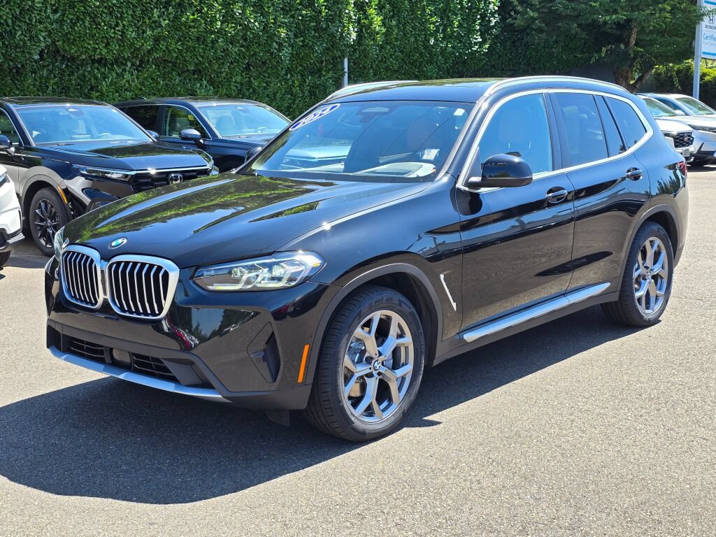 Used 2024 BMW X3 xDrive30i w/ Premium Package w/ZPA AWD/4WD image 3