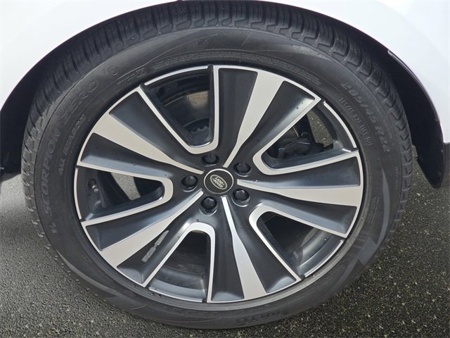 Used 2023 Land Rover Range Rover Long Wheelbase SE image 34