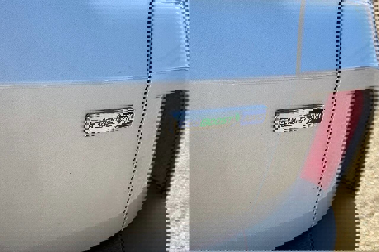 Used 2020 Ford Escape Titanium image 15