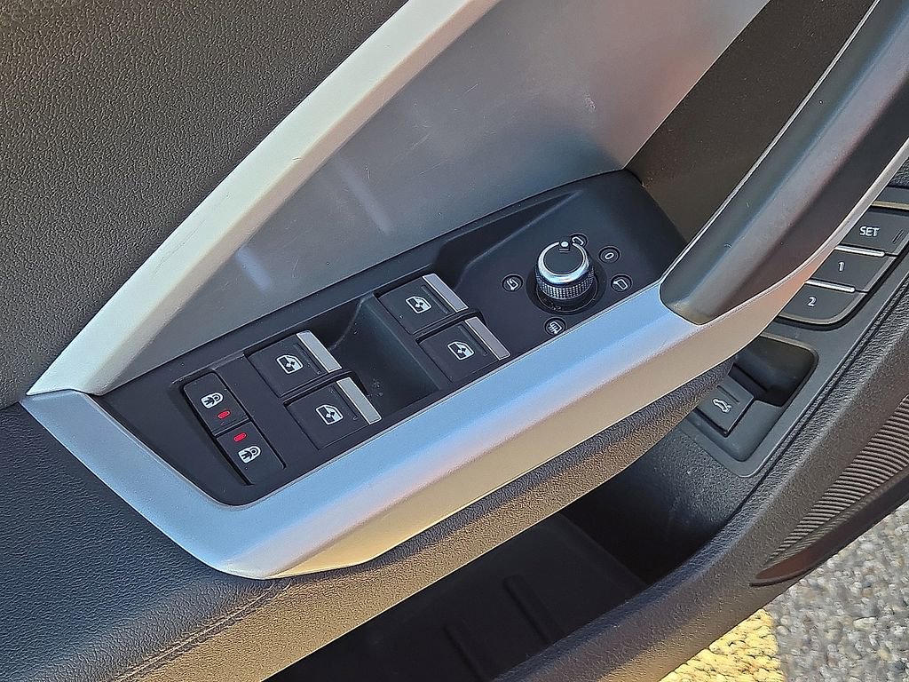 Used 2023 Audi Q3 2.0T Premium image 34