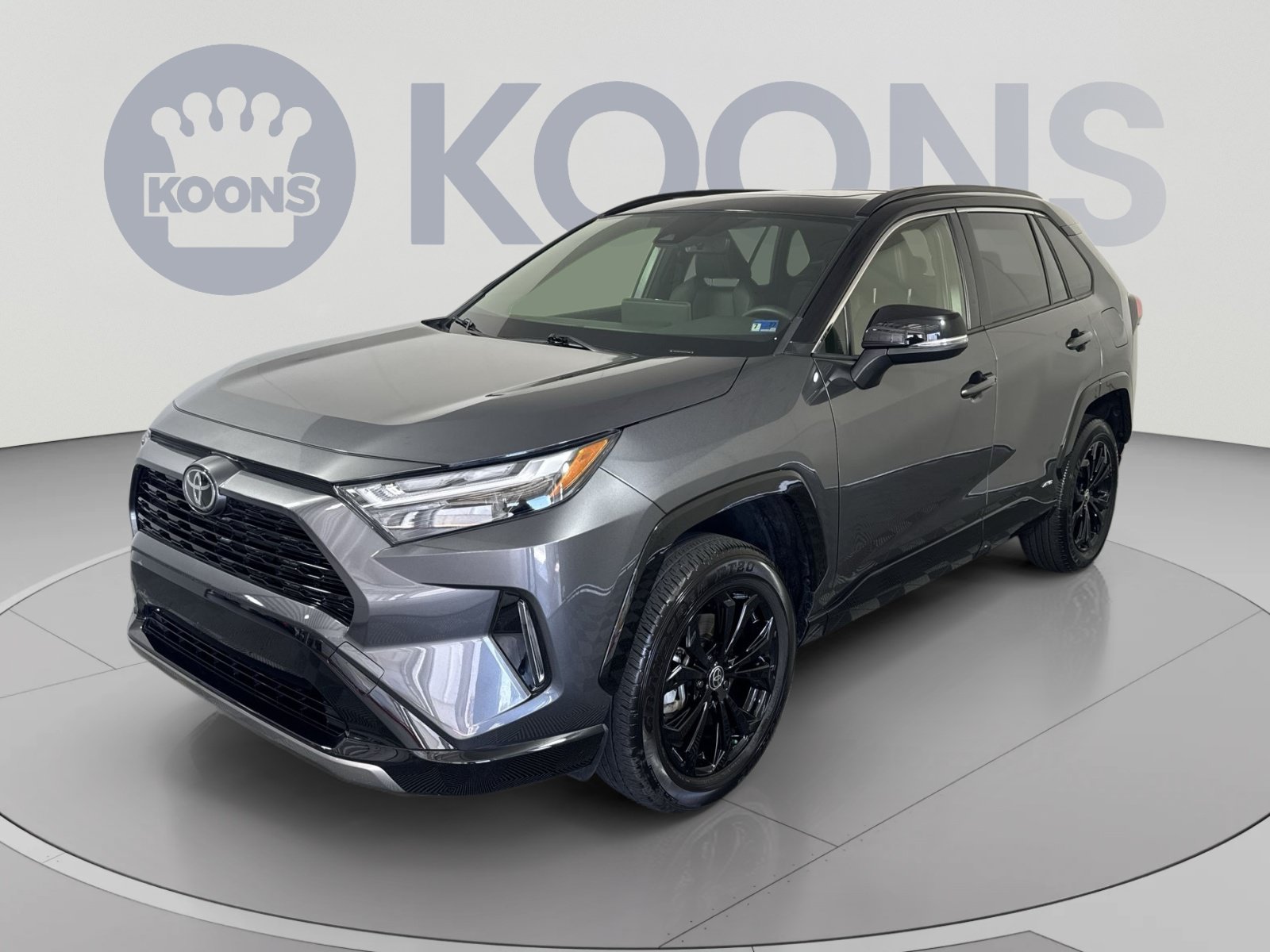 Used 2025 Toyota RAV4 XSE AWD/4WD image 1