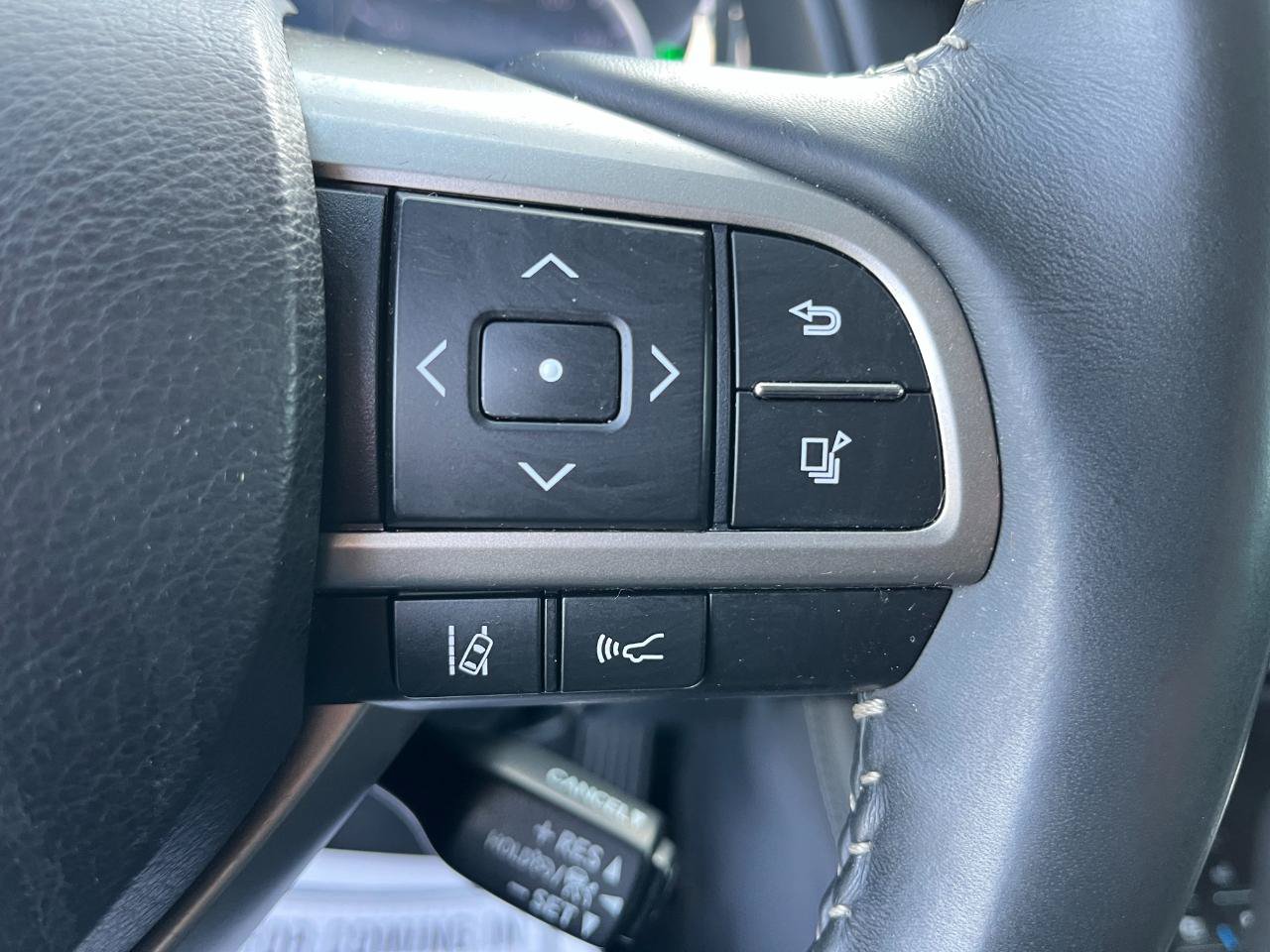 Used 2018 Lexus RX 450h AWD w/ Premium Package image 25