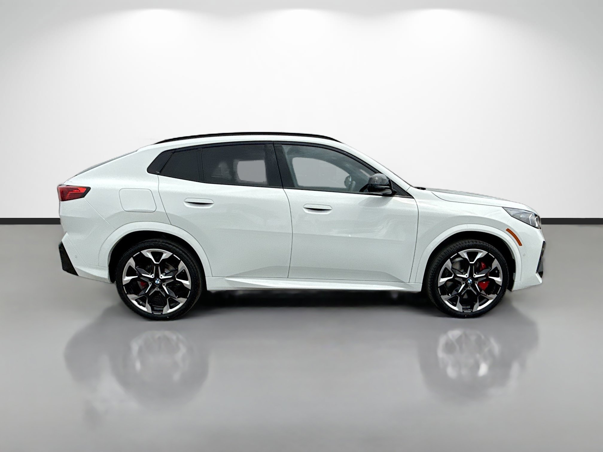 New 2026 BMW X2 xDrive28i w/ Technology Package AWD/4WD image 2