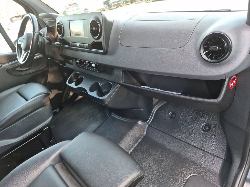 Used 2021 Mercedes-Benz Sprinter 2500 image 26