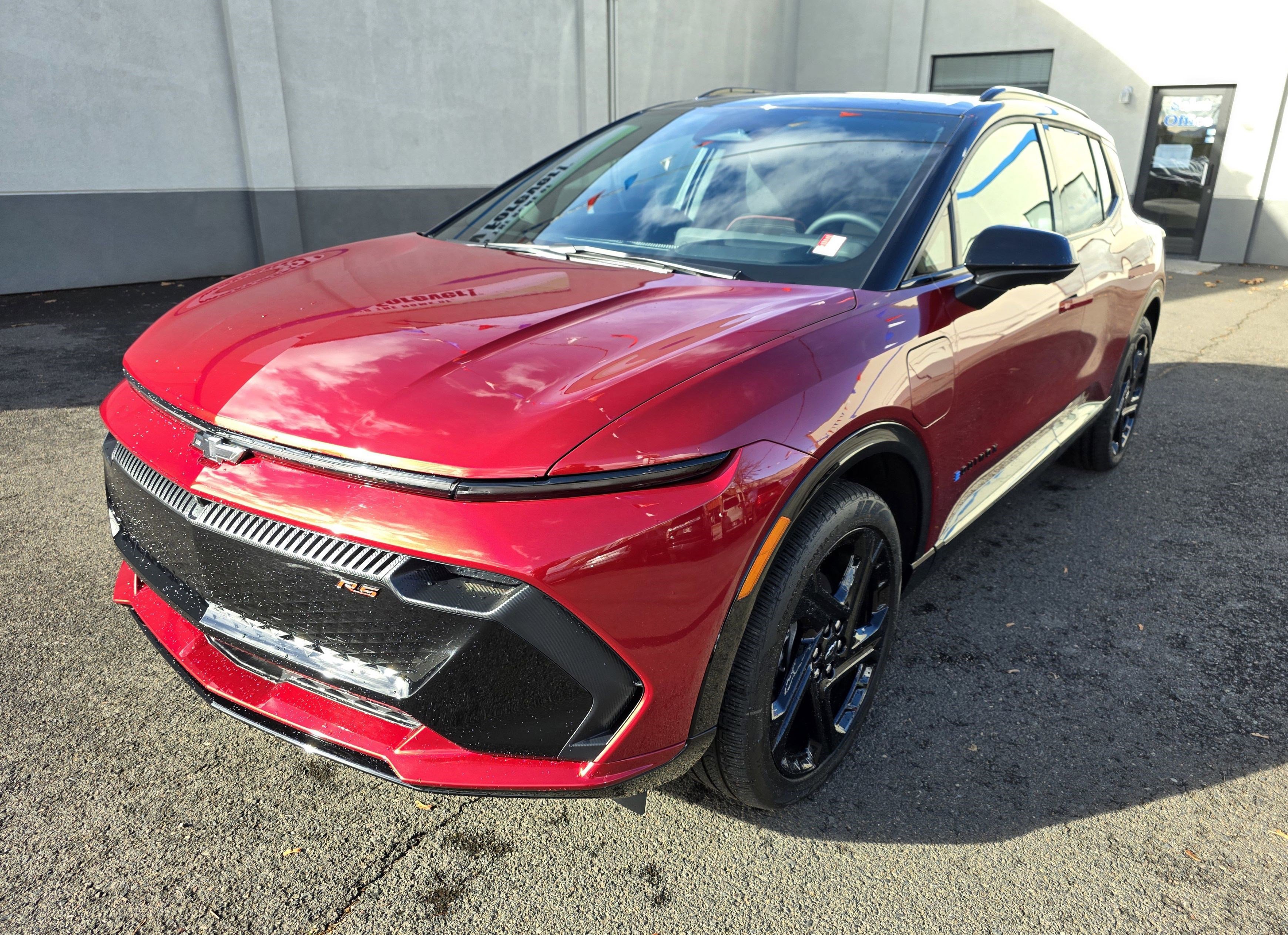 Used 2025 Chevrolet Equinox EV RS image 3