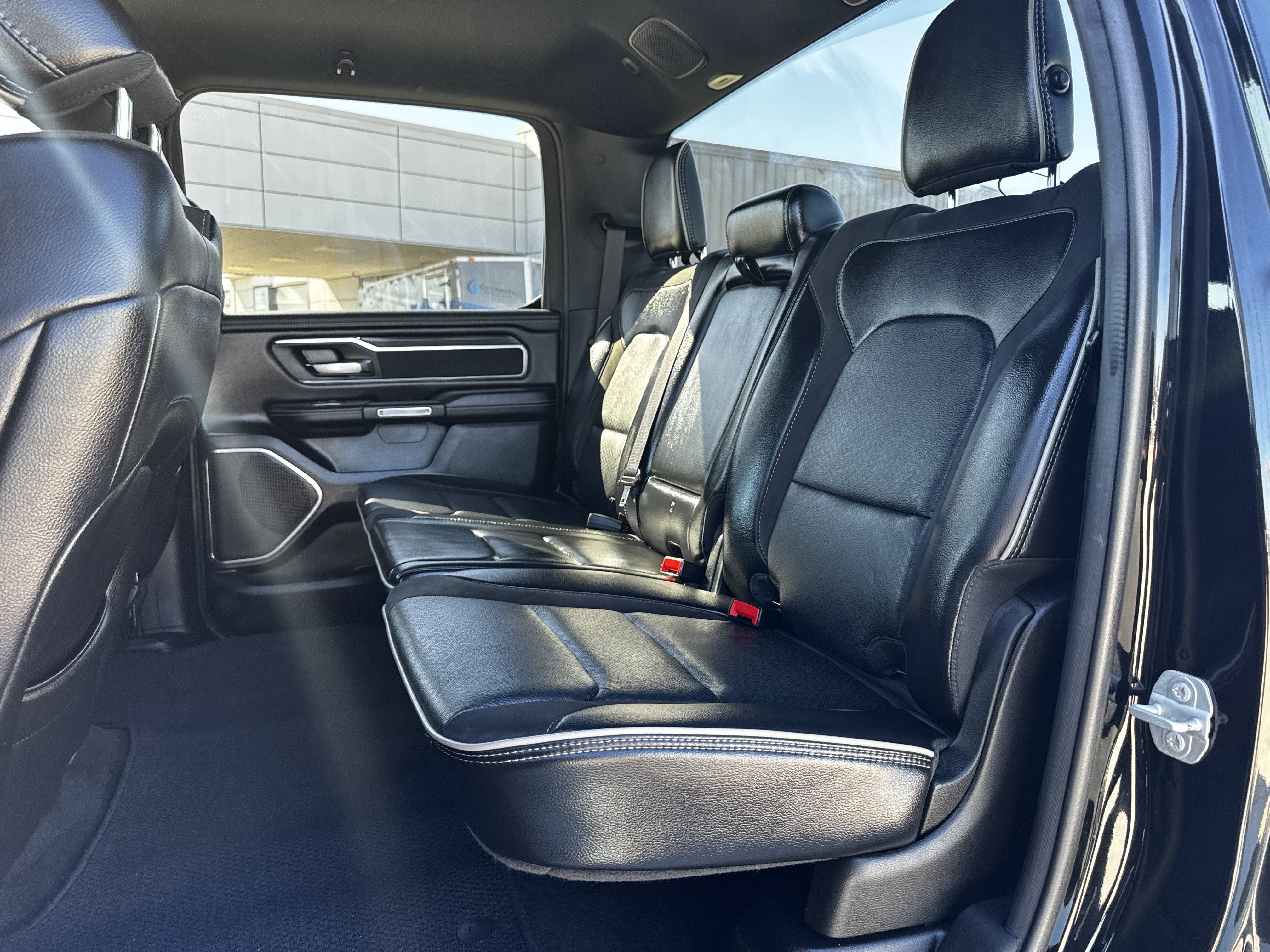 Used 2024 RAM 1500 Laramie image 39