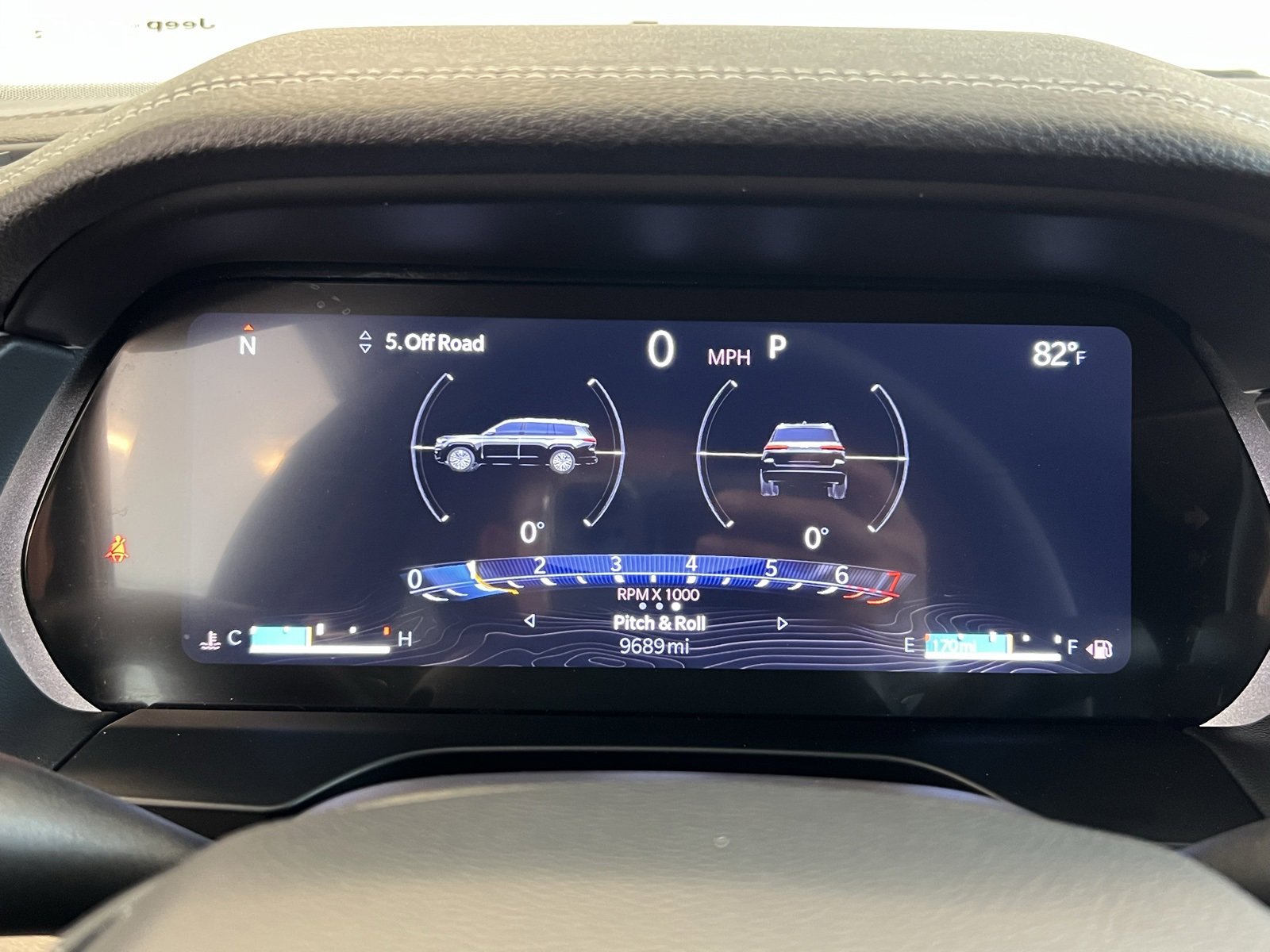 Used 2024 Jeep Grand Cherokee L Limited w/ Black Appearance Package image 10