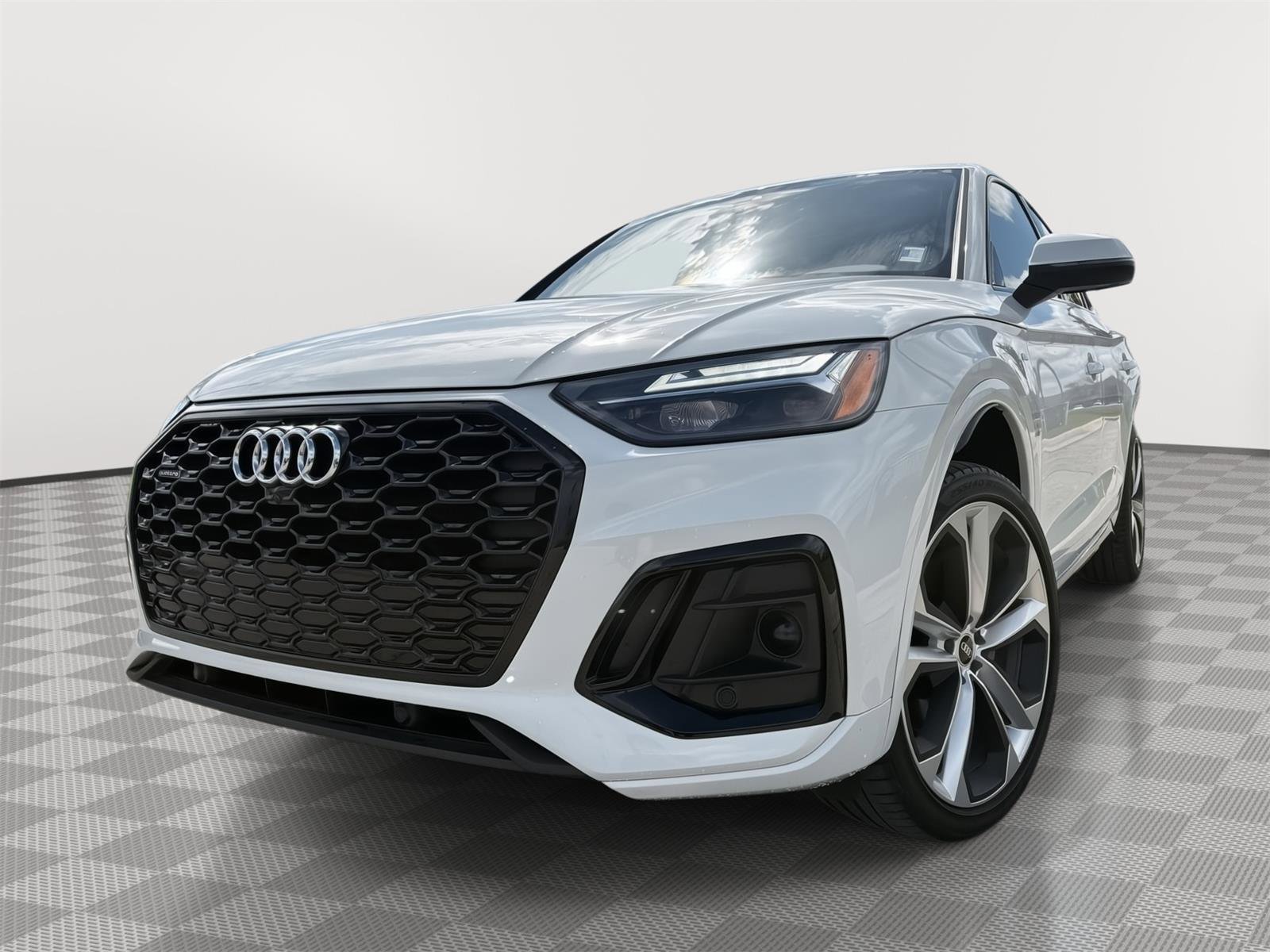 Used 2023 Audi Q5 2.0T Premium Plus w/ Premium Plus Package image 1