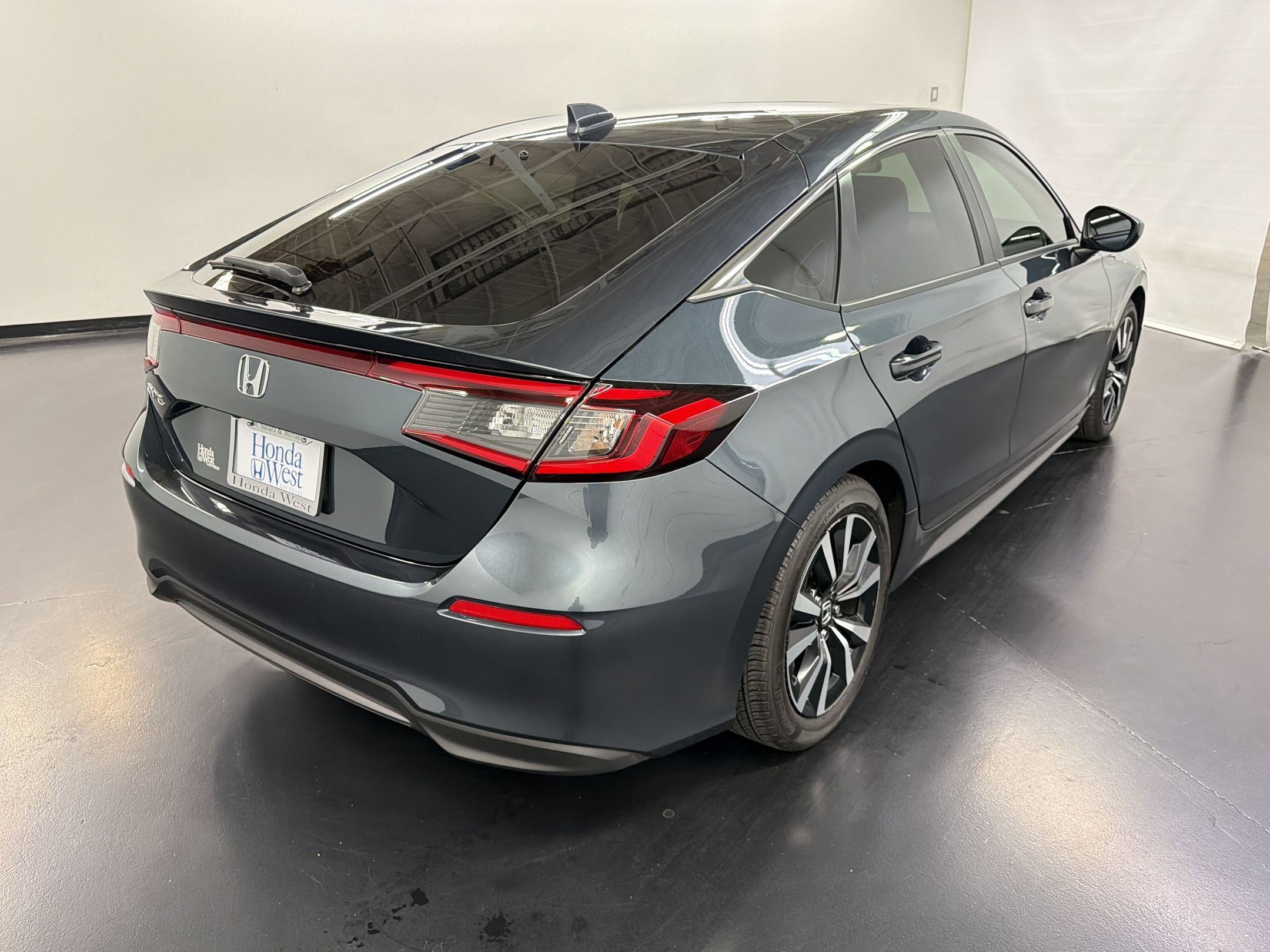 Certified 2024 Honda Civic EX-L image 9