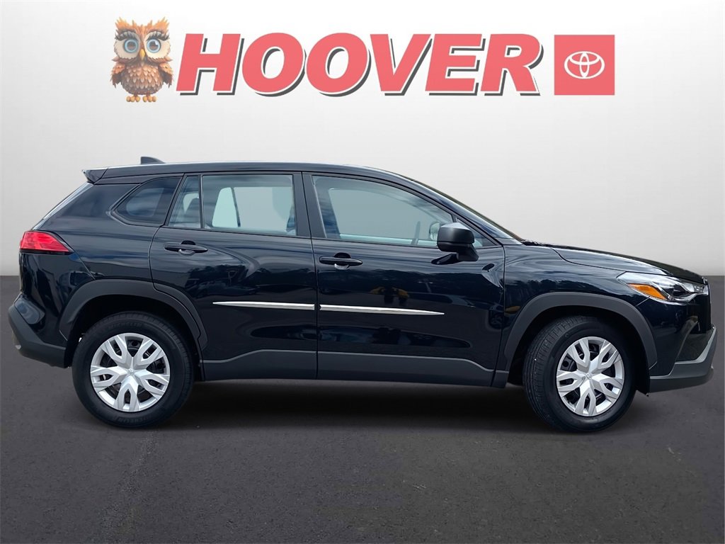 Used 2025 Toyota Corolla Cross L image 2