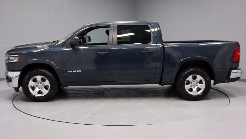 Used 2025 RAM 1500 Big Horn AWD/4WD image 8