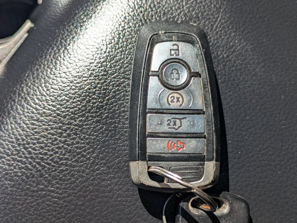 Used 2018 Ford Expedition Limited w/ Equipment Group 301A RWD image 29