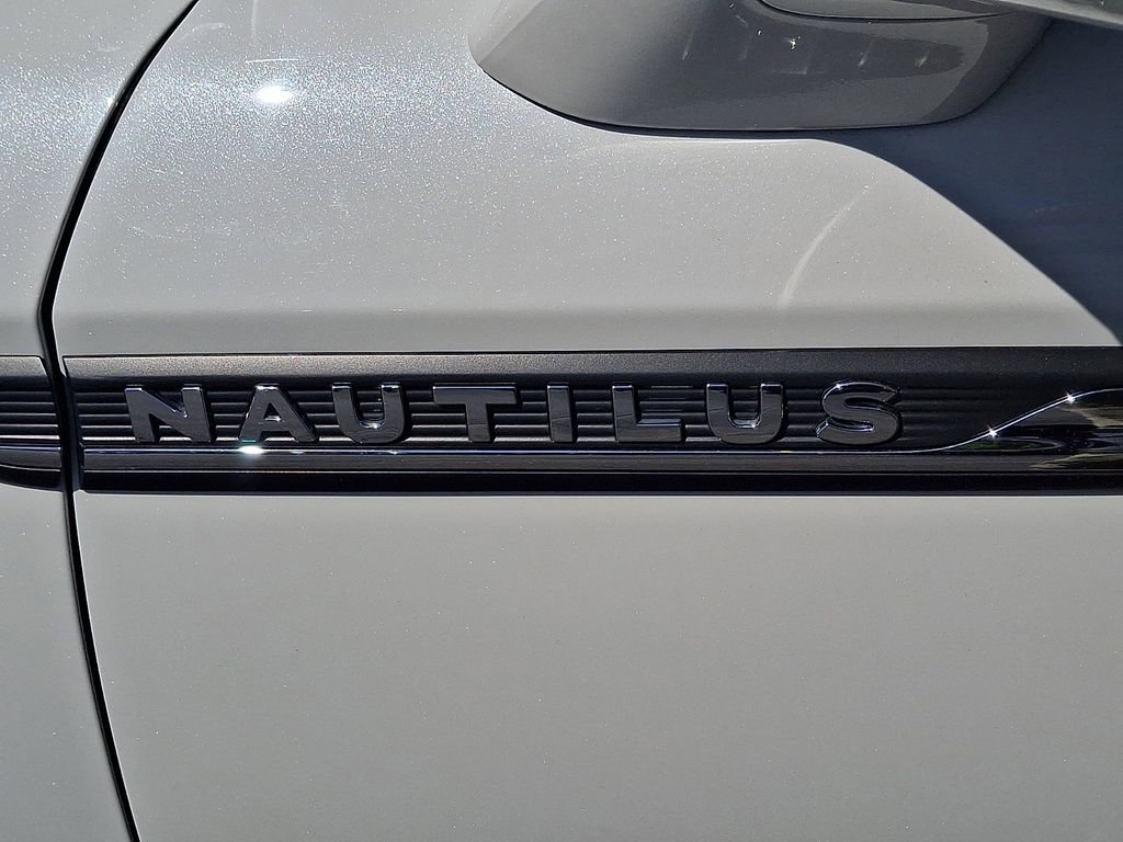 Certified 2023 Lincoln Nautilus AWD image 30