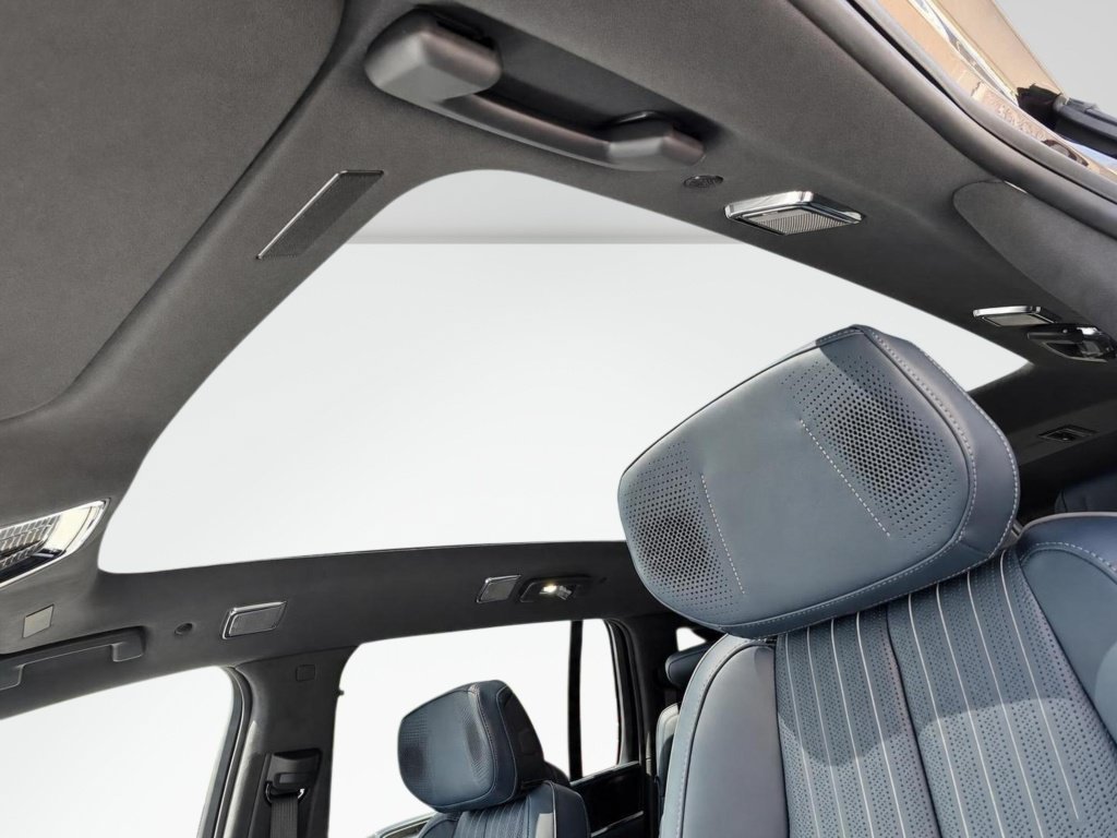 New 2025 Cadillac Escalade IQ Luxury 2 AWD/4WD image 26