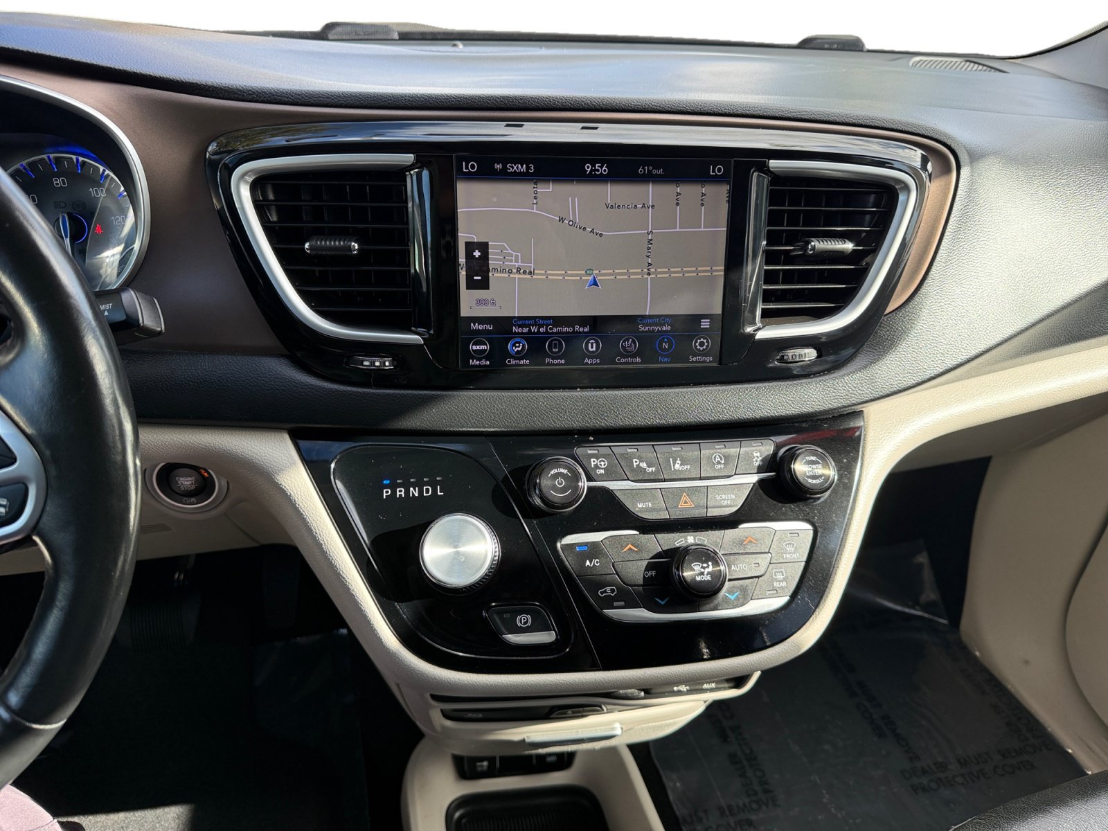 Used 2019 Chrysler Pacifica Touring-L Plus w/ Advanced Safetytec Group FWD image 12