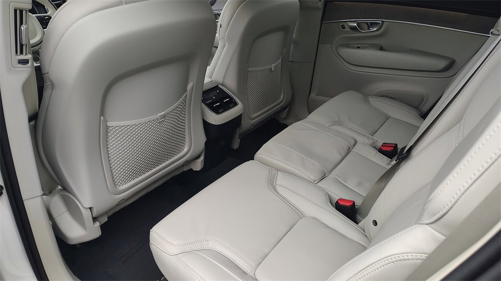 New 2026 Volvo XC90 B6 Ultra image 29