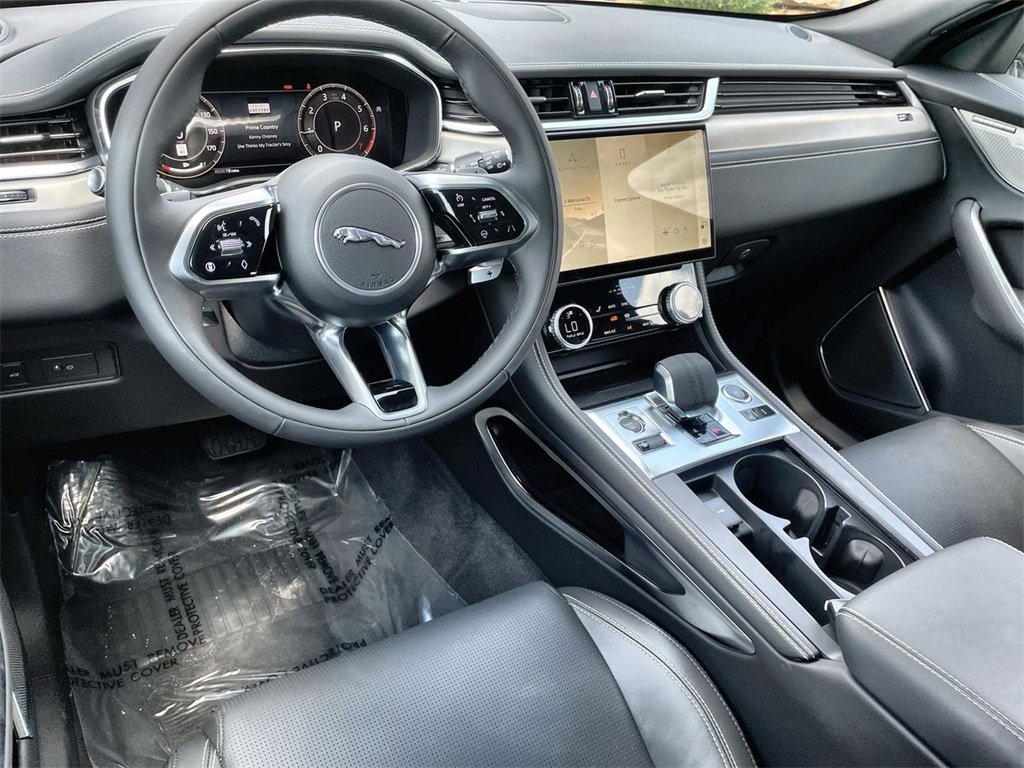 Used 2025 Jaguar F-PACE R-Dynamic S image 13