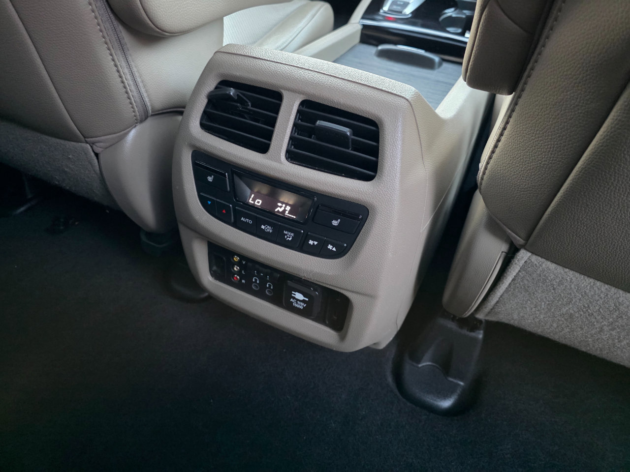 Used 2016 Honda Pilot Elite image 24