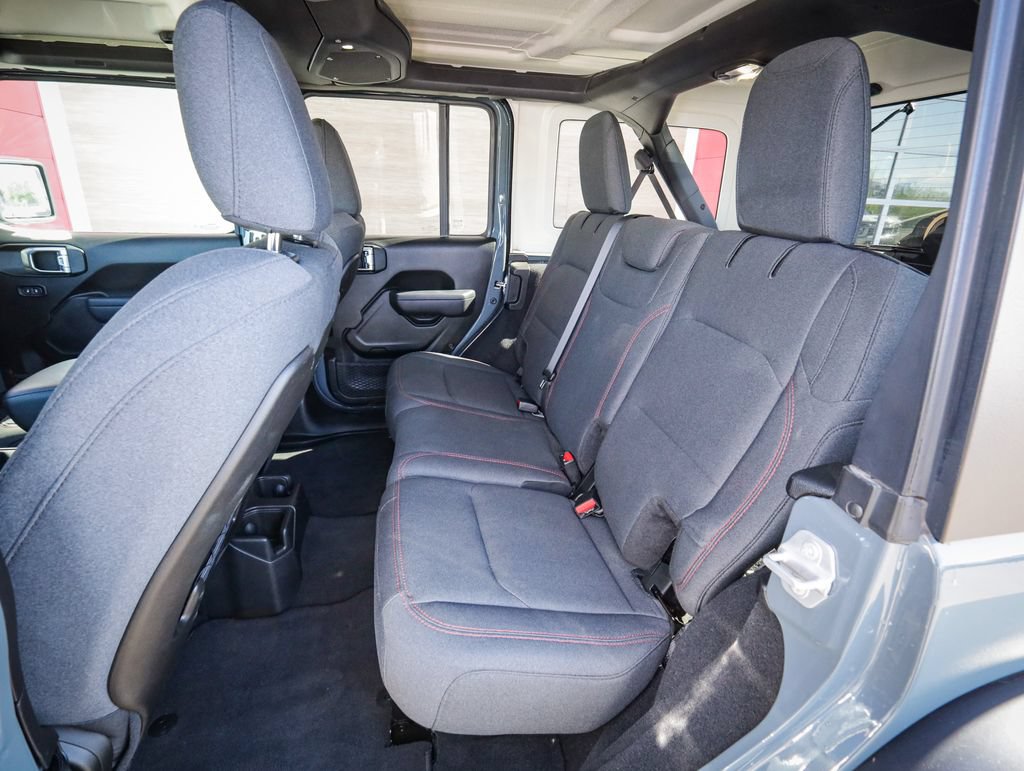 Used 2025 Jeep Wrangler Unlimited Rubicon AWD/4WD image 30