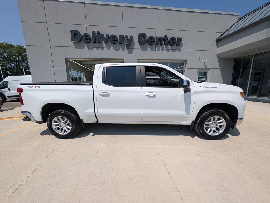 Used 2022 Chevrolet Silverado 1500 LT image 4