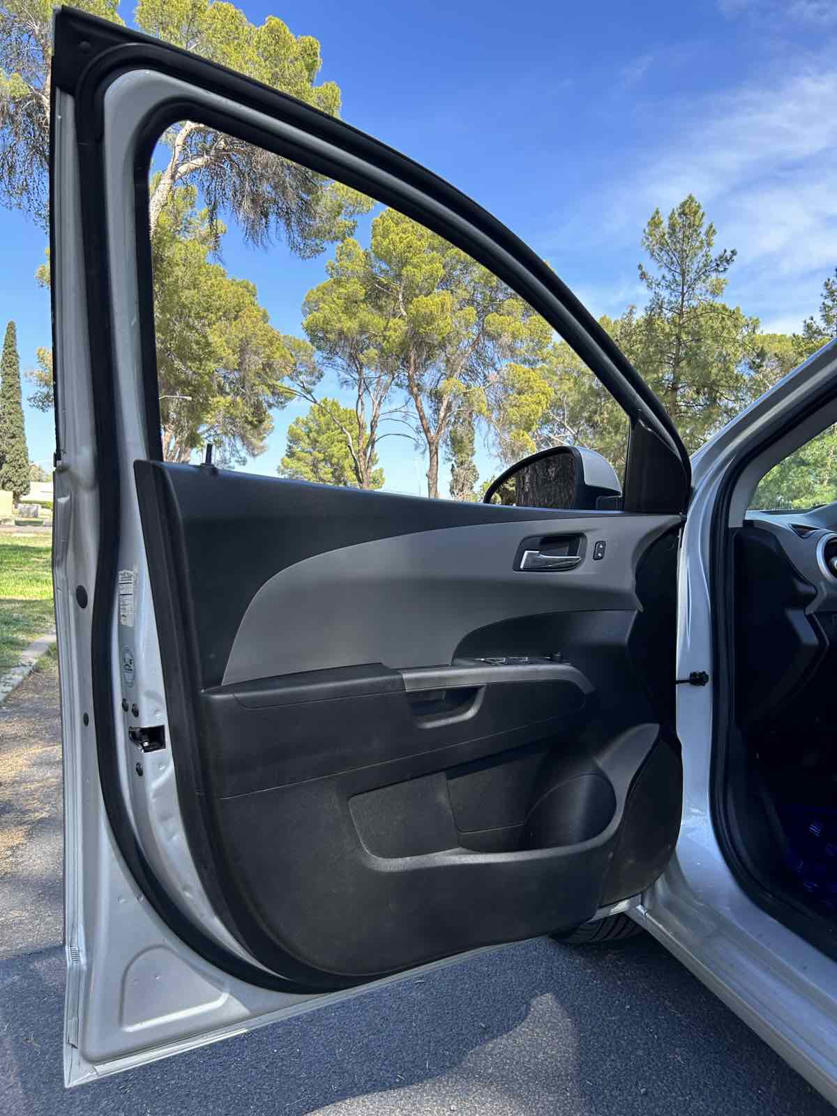 Used 2017 Chevrolet Sonic Premier image 17