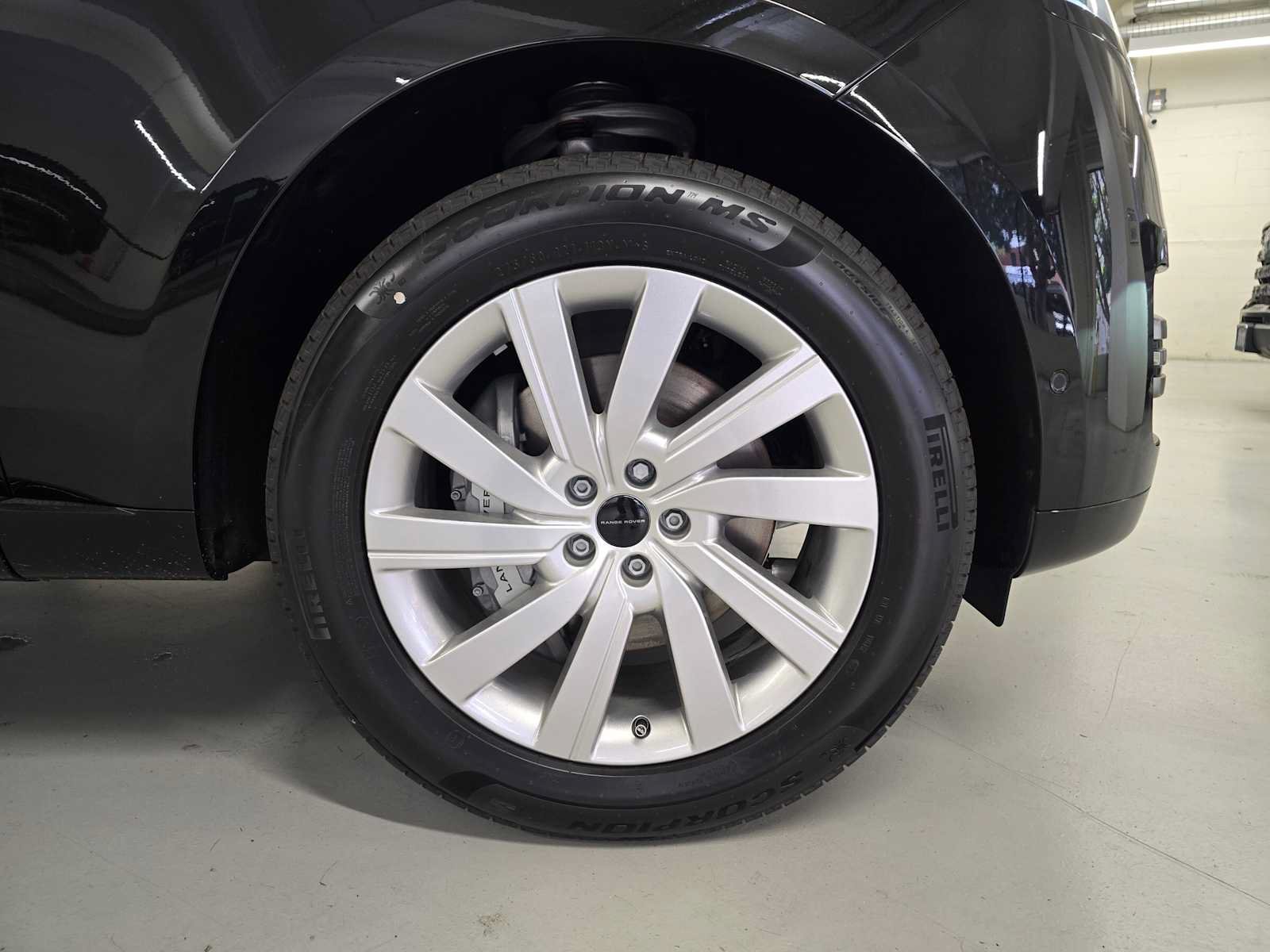 New 2026 Land Rover Range Rover SE AWD/4WD image 9