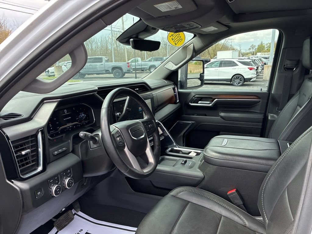 Used 2024 GMC Sierra 2500 Denali w/ Denali Reserve Package AWD/4WD image 3