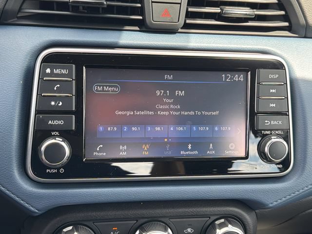 Used 2025 Nissan Versa SV FWD image 21