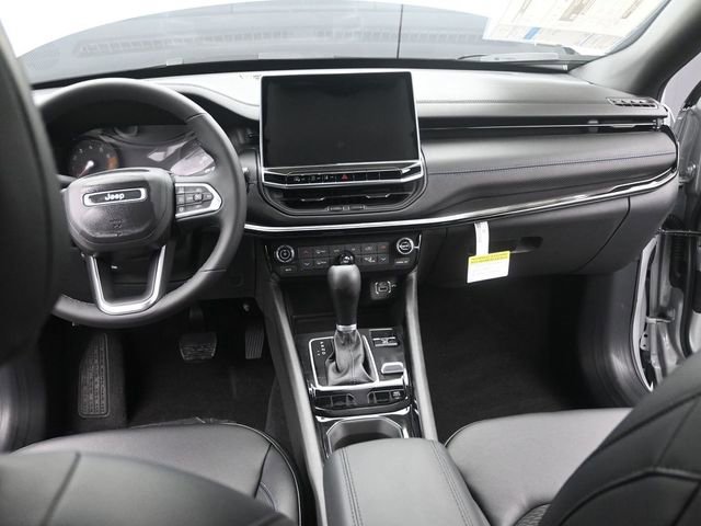 New 2026 Jeep Compass Latitude w/ Sun and Sound Group AWD/4WD image 24