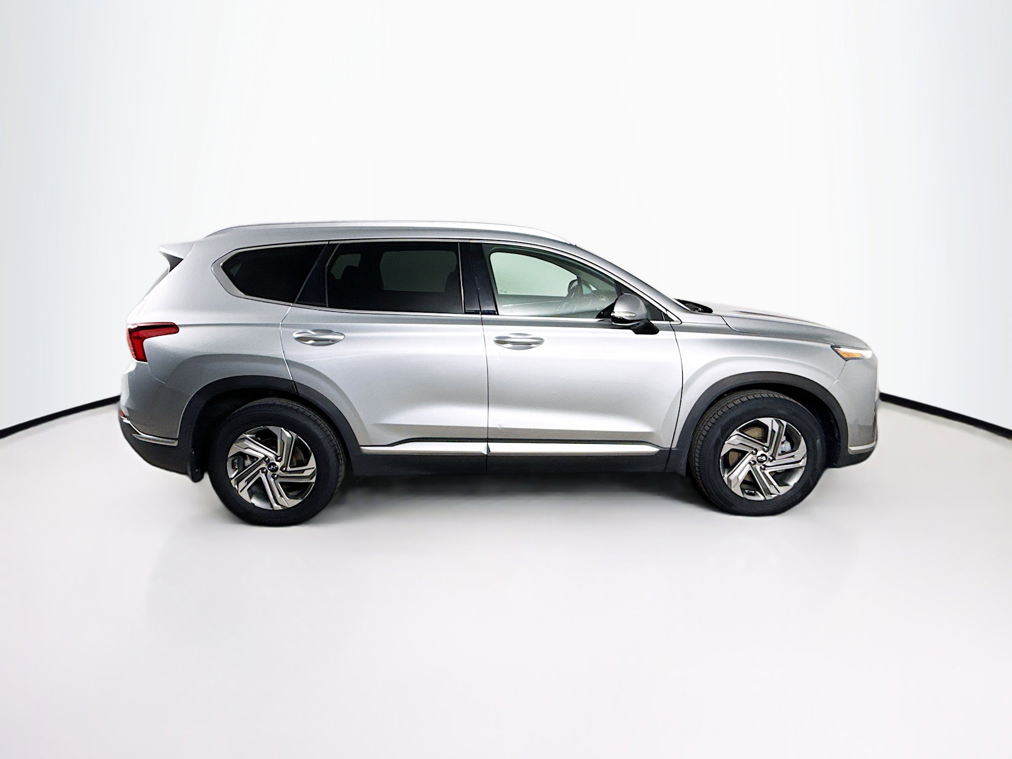 Used 2022 Hyundai Santa Fe SEL w/ Convenience Package image 2