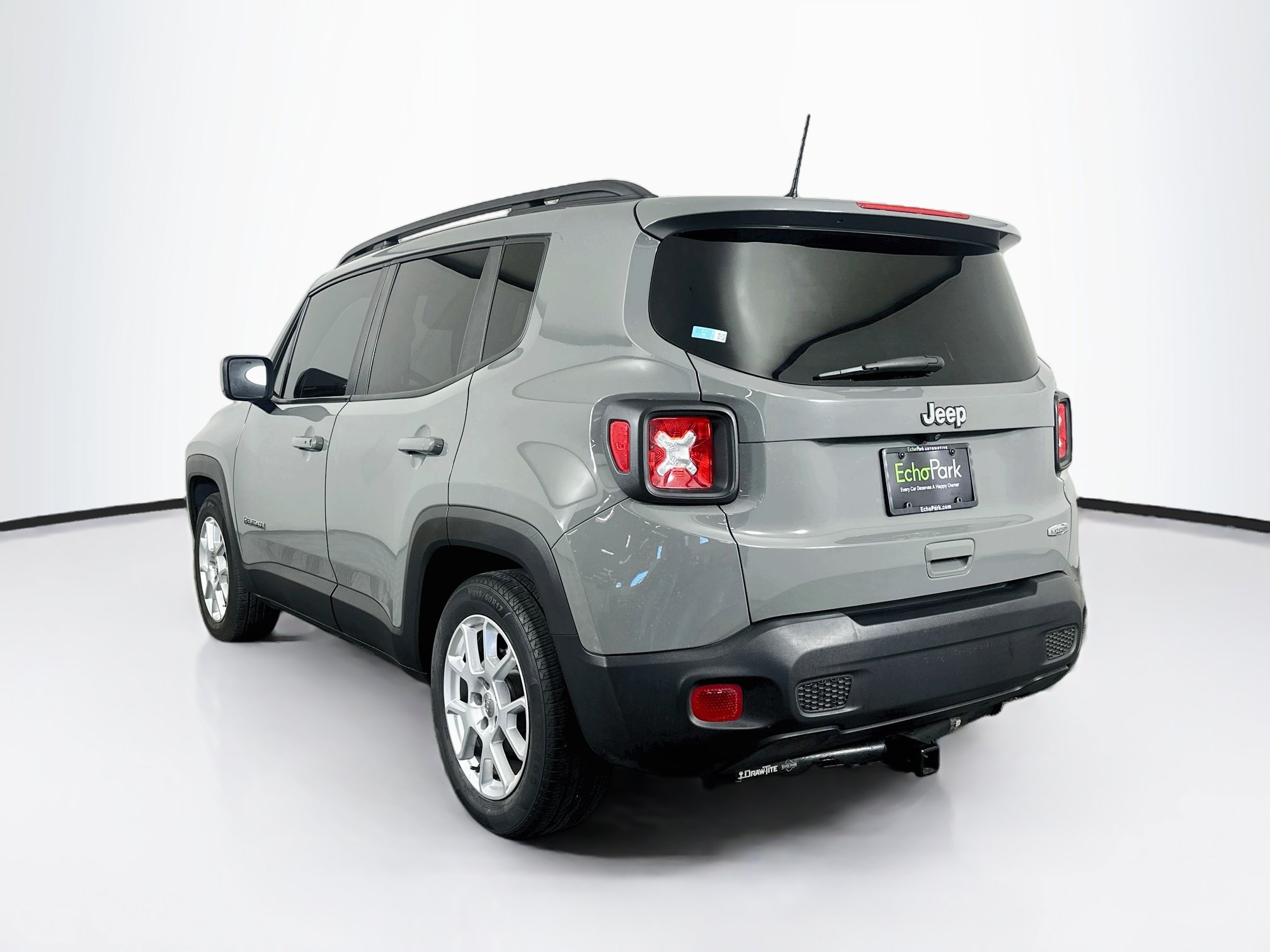 Used 2019 Jeep Renegade Latitude w/ Cold Weather Group FWD image 5