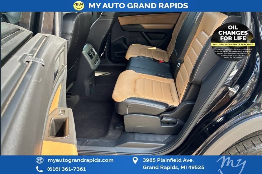 Used 2022 Volkswagen Atlas Cross Sport SEL Premium R-Line AWD/4WD image 5