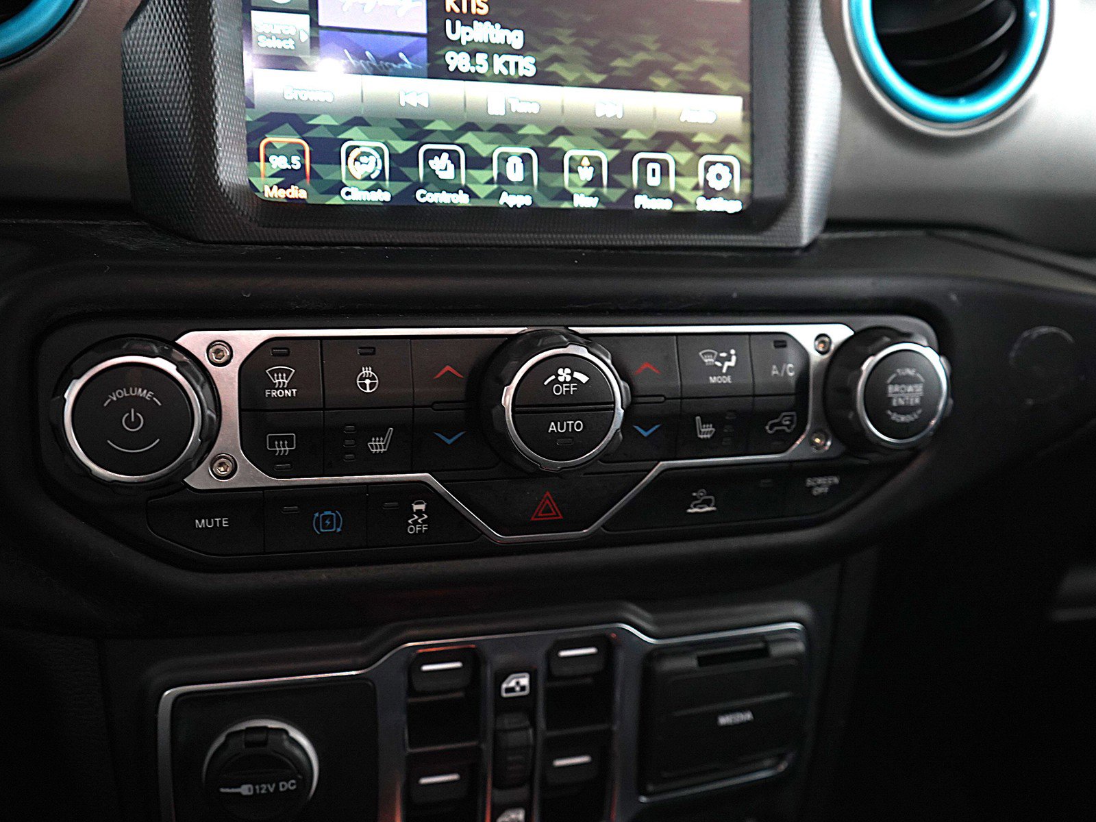 Used 2022 Jeep Wrangler Unlimited Rubicon 4xe w/ Cold Weather Group image 22