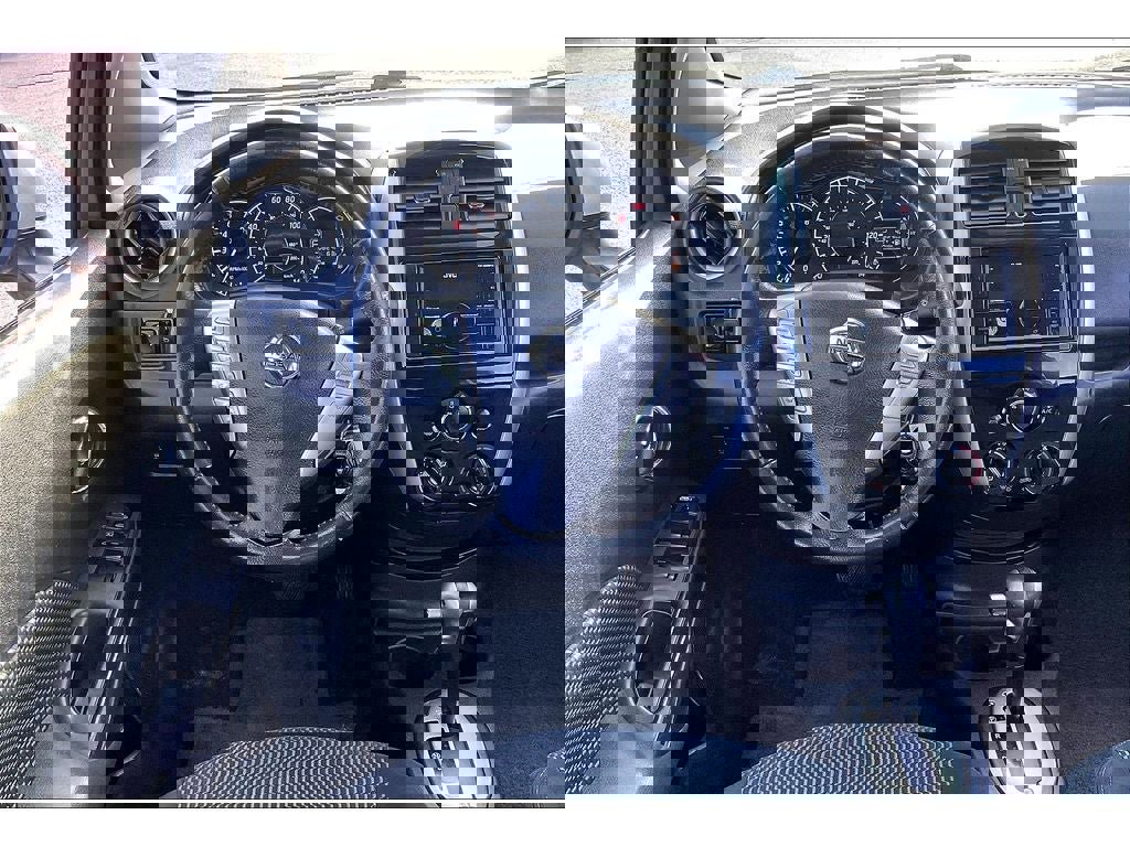 Used 2015 Nissan Versa Note SV FWD image 6