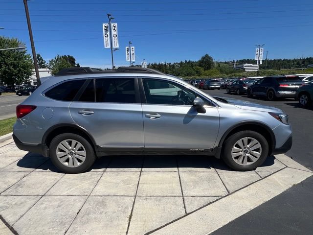 Used 2018 Subaru Outback 2.5i Premium AWD/4WD image 5