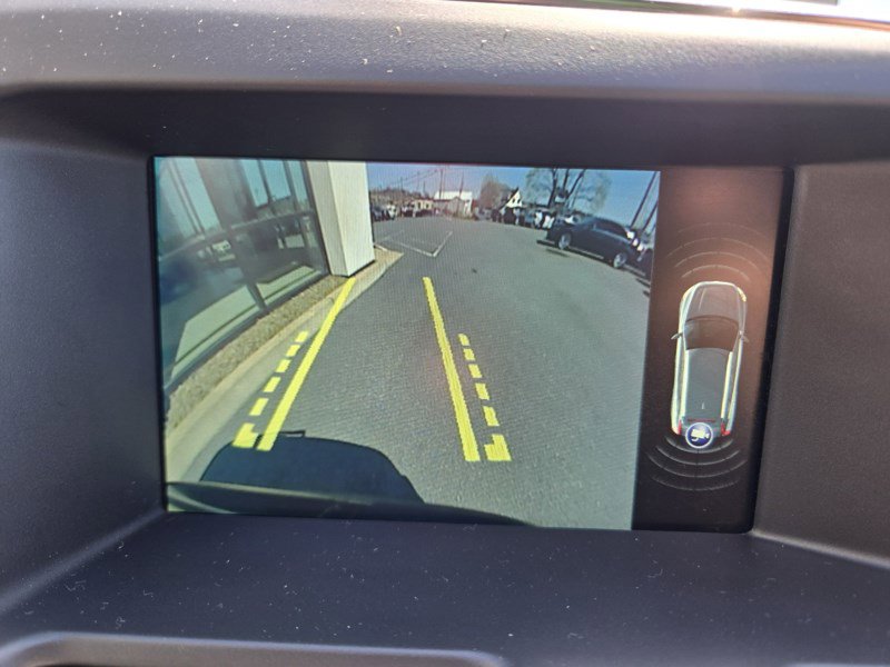 Used 2017 Volvo XC60 T6 Dynamic w/ Preferred Option Package image 12