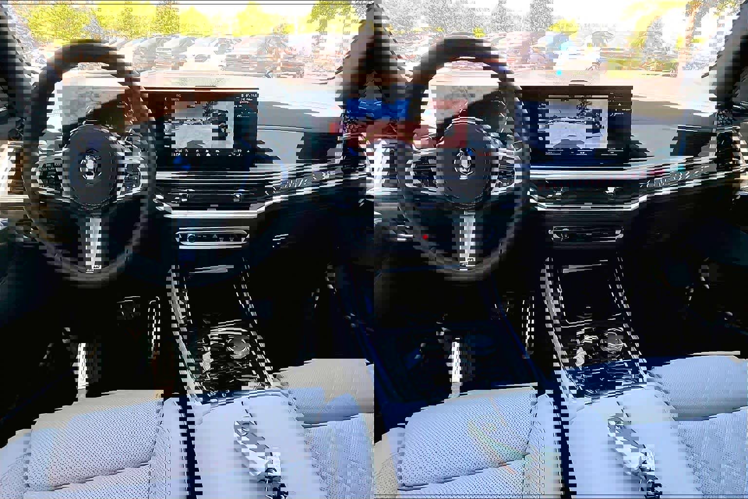 Used 2026 BMW X5 sDrive40i w/ M Sport Package RWD image 15