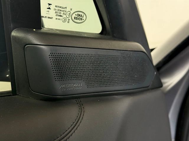 Certified 2025 Land Rover Range Rover SE image 28