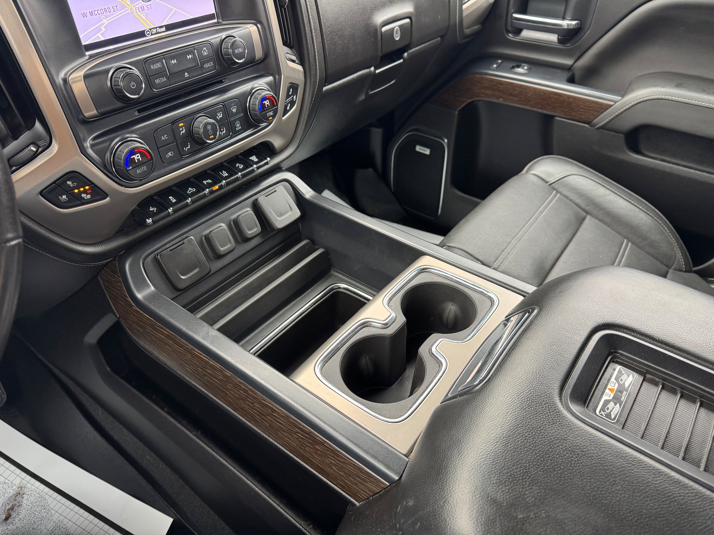 Used 2019 GMC Sierra 2500 Denali w/ Duramax Plus Package AWD/4WD image 22