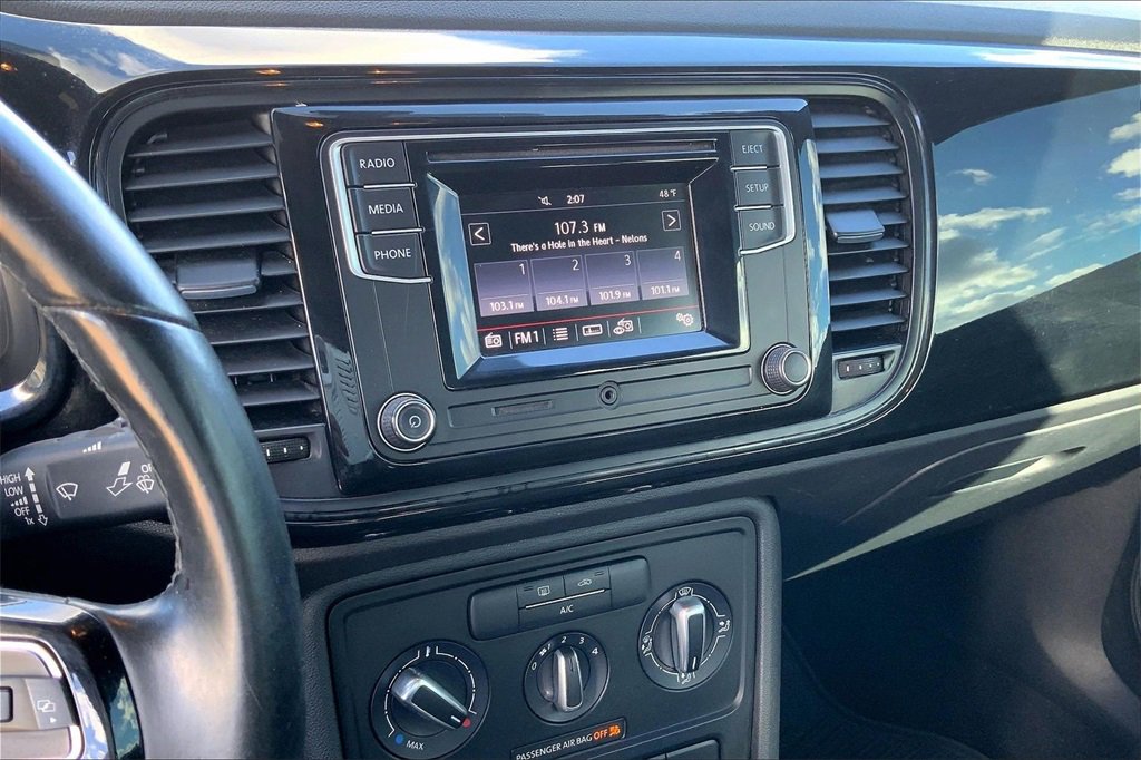 Used 2017 Volkswagen Beetle 1.8T S image 6