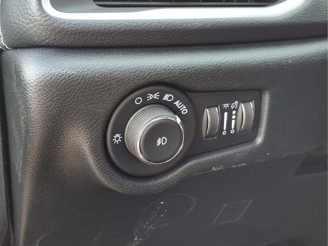 New 2026 Chrysler Pacifica Select image 15