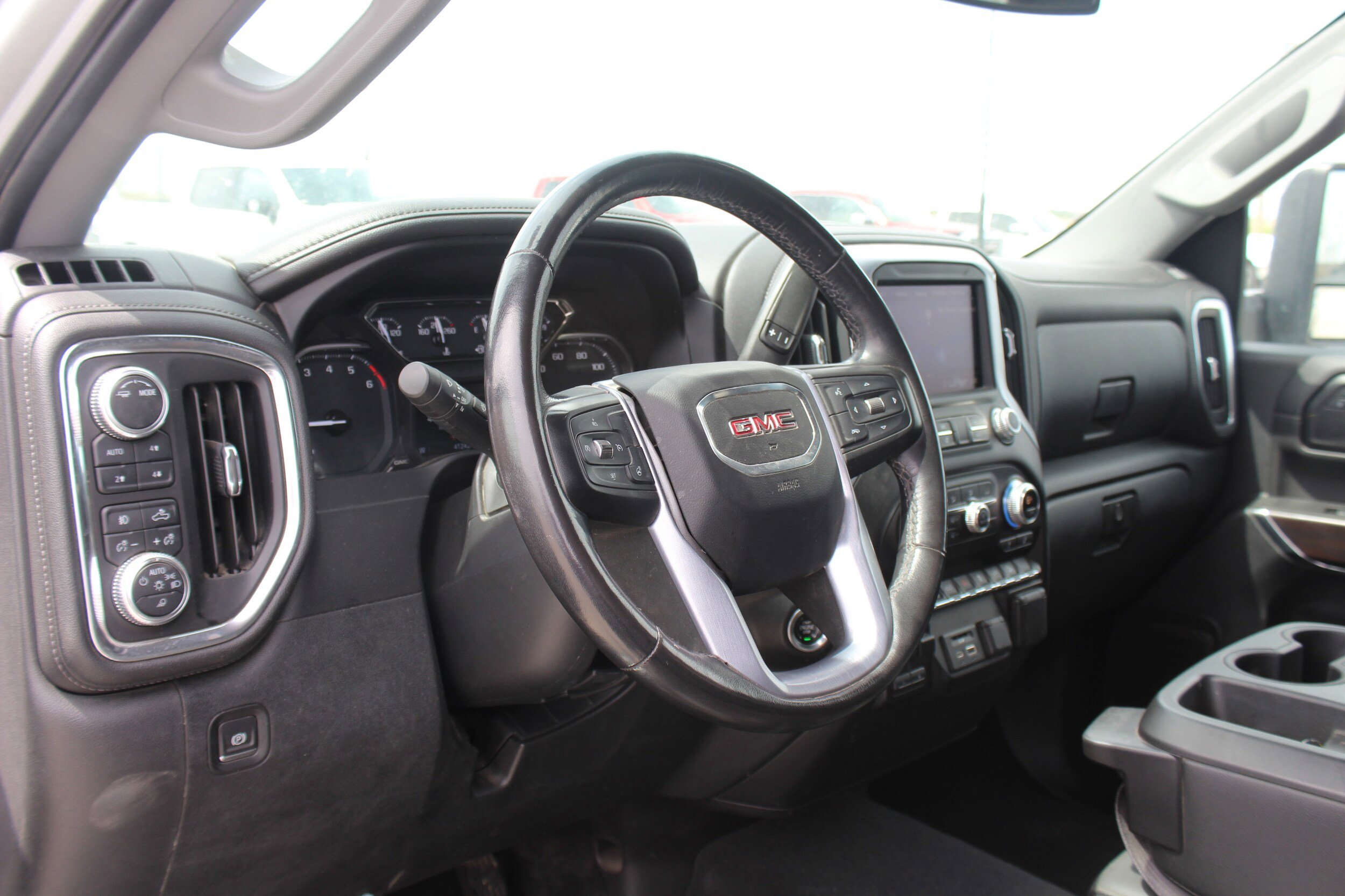 Used 2020 GMC Sierra 2500 SLT w/ Driver Alert Package I AWD/4WD image 16