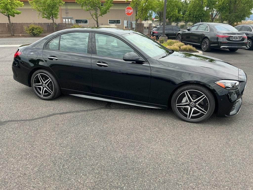 Used 2025 Mercedes-Benz C 300 4MATIC Sedan image 28