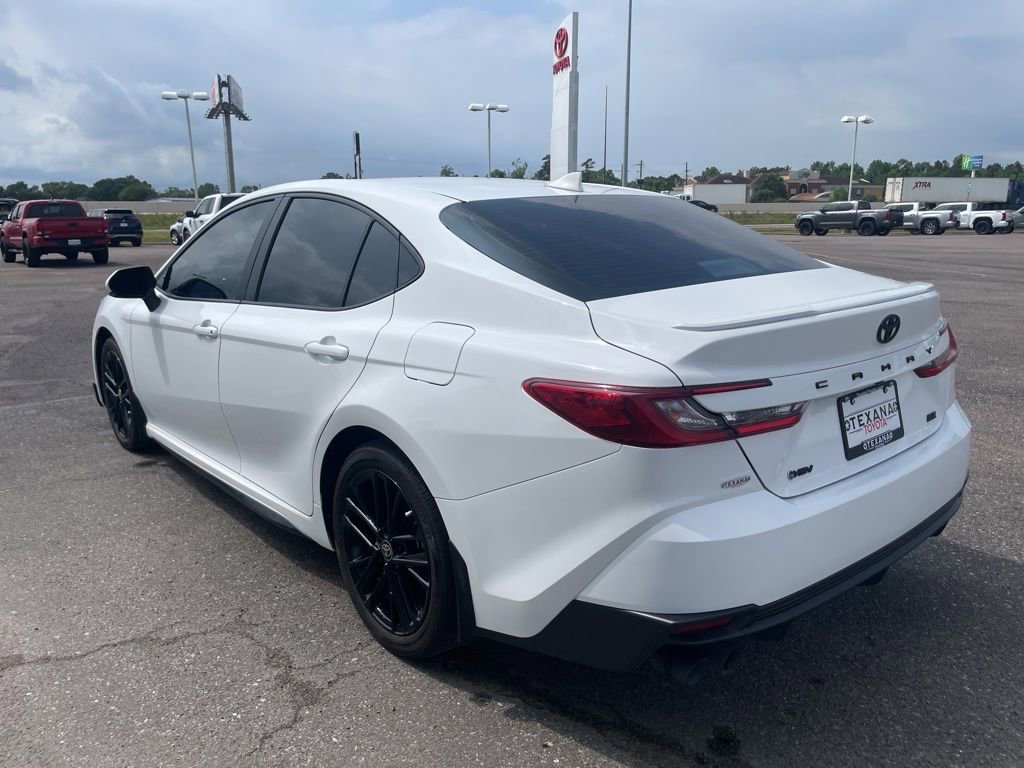 Used 2025 Toyota Camry SE w/ Convenience Package FWD image 10